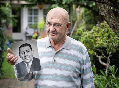 Humberto Tan (60) krijgt weer een kind, zo is het om op te groeien met een oudere vader: ‘Ik voelde me heel erg alleen’