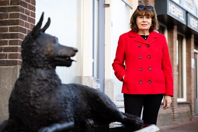 Kunstenares Tineke Nusink - de schepper van hond Max - in ziekenhuis overleden