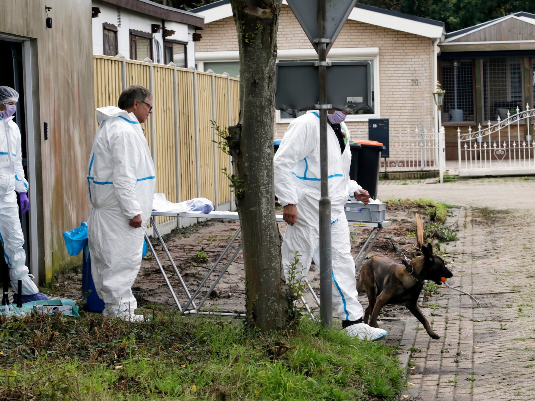 In een loods in Steenbergen zocht de politie begin oktober naar bloedsporen van Johan van der Heyden.