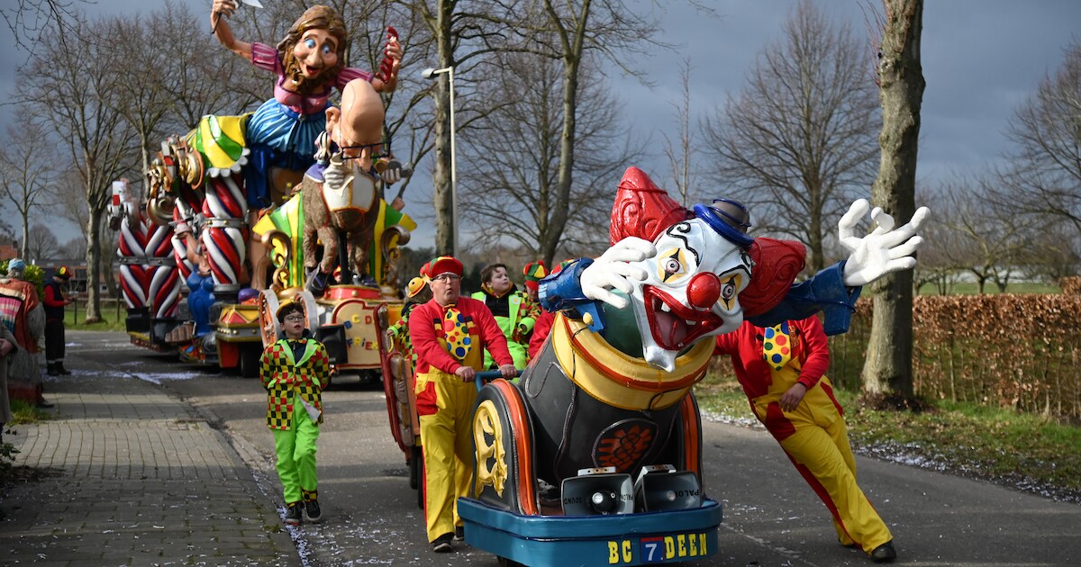 Lepelstraat: klein dorp, grootste optocht sinds jaren | Foto