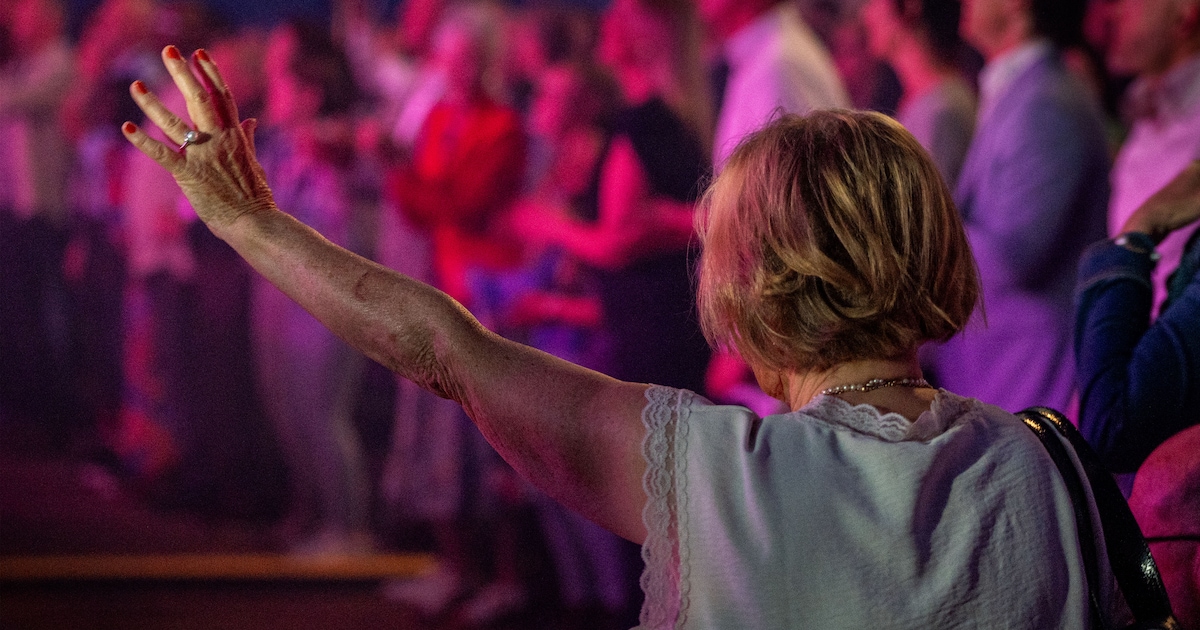 Opnieuw megadienst gepland in pand van omstreden evangelist Tom de Wal in Dussen