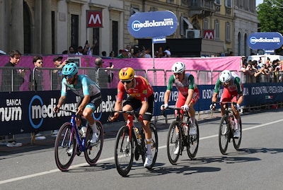 LIVE Giro d’Italia | Strijd tussen peloton en vroege vluchters in finale, wat kan Dylan Groenewegen?