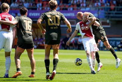 LIVE play-offs | Oppermachtig Ajax vergeet zichzelf te belonen tegen FC Utrecht, welke club gaat Europa in?