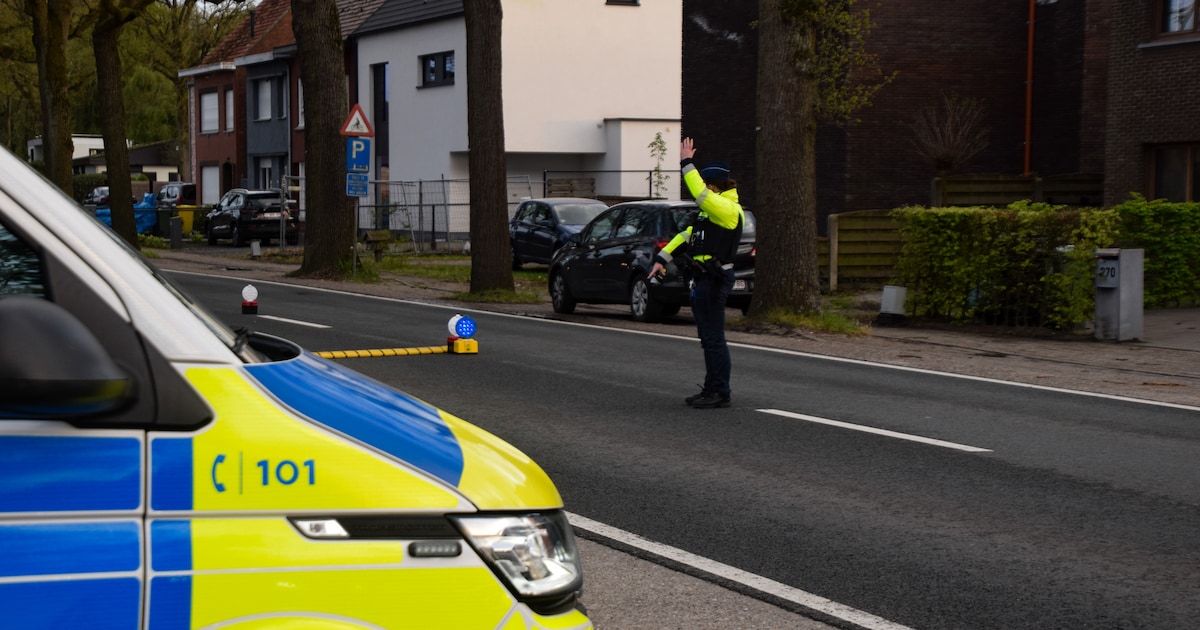 Fietsster lichtgewond na aanrijding met auto in Essen