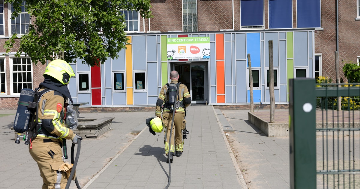 Brandalarm gaat af door smeulende lamp: Teresiaschool in korte tijd ontruimd