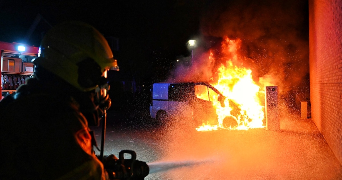 Man (31) uit Oss aangehouden voor brandstichting van bus in Berkel-Enschot