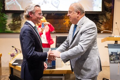 Burgemeester Nanning Mol trekt naar kerk, moskee, buurthuis en sportclub: ‘Daar zult u mij het meeste aantreffen’