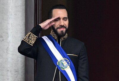 Parlement van El Salvador onderzoekt onbeperkte herverkiezing autoritaire president: ‘Ik ben de coolste dictator ter wereld’