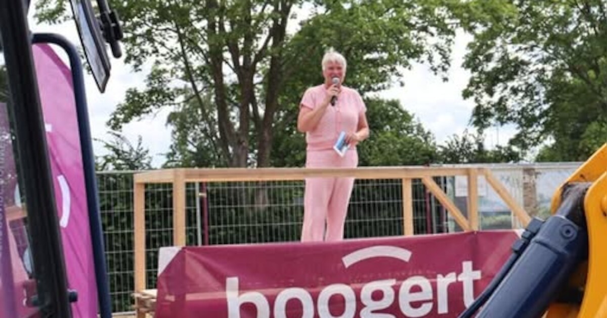 Wethouder opent bouwproject in Kortgene