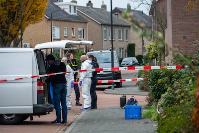 Prinsenbeekse buurt leeft mee met zwaargewonde man: was het een misdrijf? En waar is de zoon?