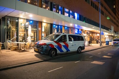 Gewonde en aanhouding bij steekpartij in horecazaak op Otto Reuchlinweg