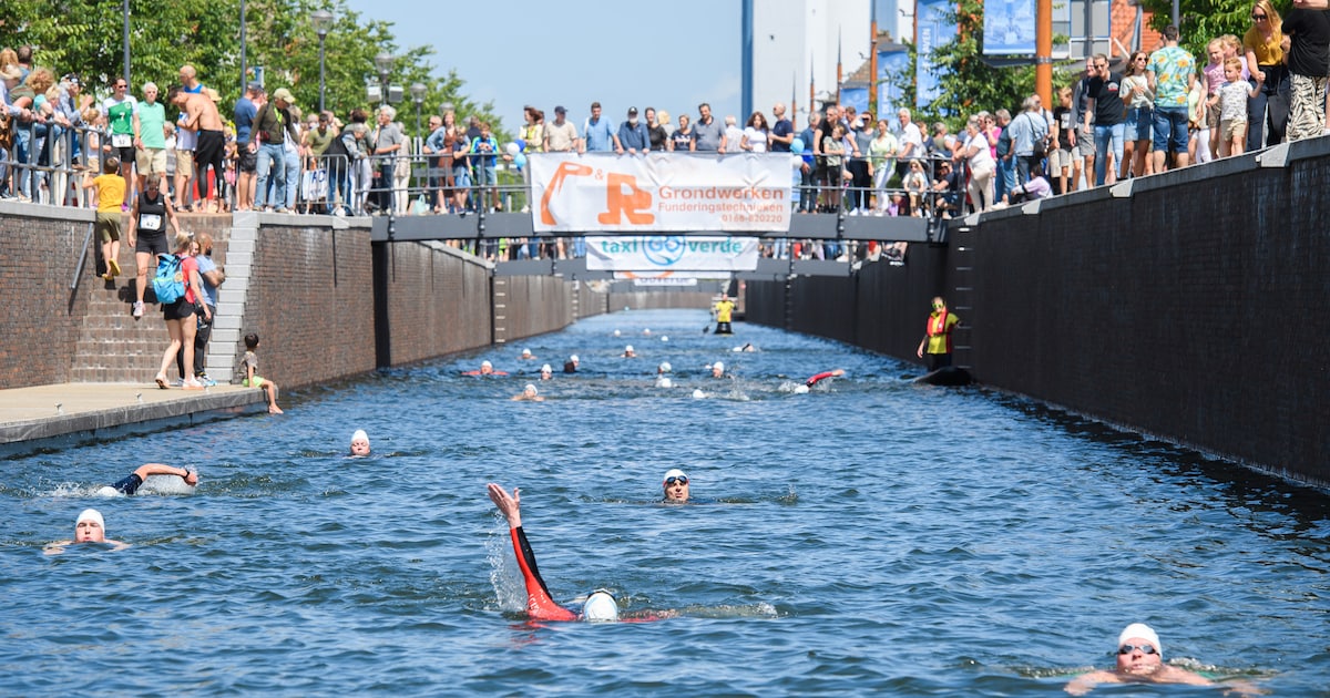 Lustrumuitgave trio-triatlon in schoongemaakte haven van Zevenbergen