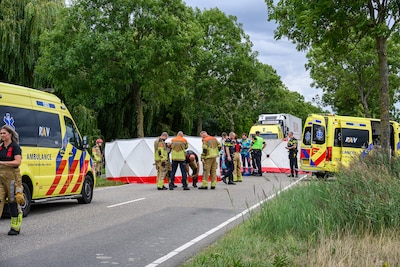 Bestuurder (62) zat biddend bij stervende motorrijder (35) in Zevenbergen: ‘Was ik maar vijf seconde