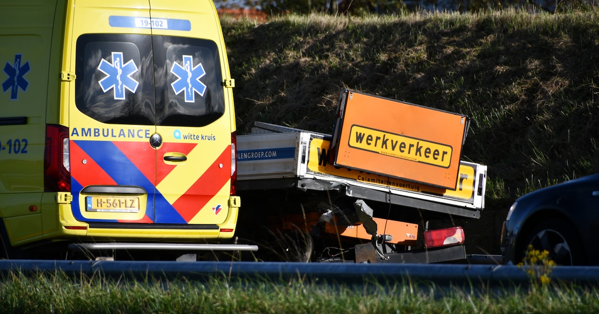 Auto botst op wegwerkersvoertuig A58 Nieuw- en Sint Joosland