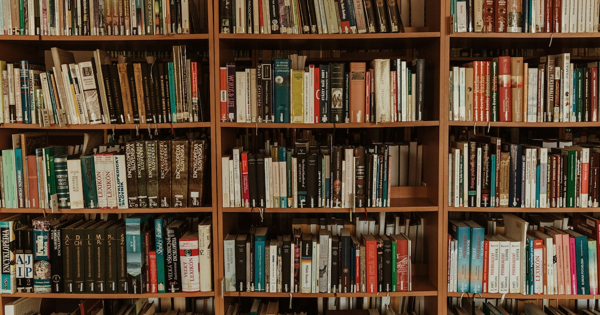 Drie boekenliefhebbers delen hun aanraders in Bibliotheek Zeeland