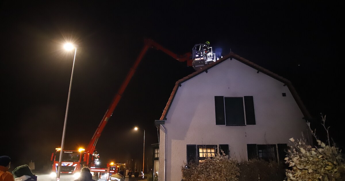 Brandweer blust schoorsteenbrand in Ven-Zelderheide