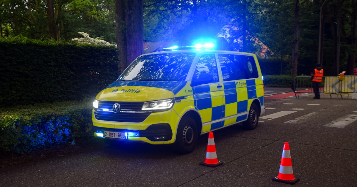 Fietsster lichtgewond na botsing met wagen die oprit afrijdt in Essen