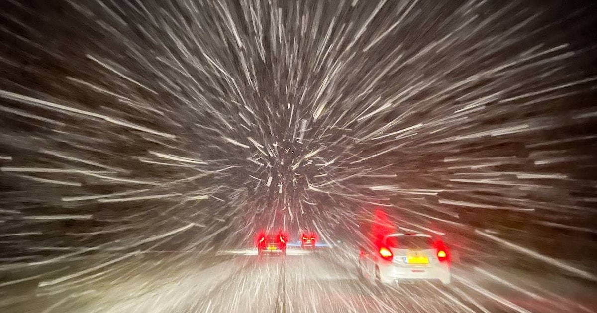 Bewolkt en forse sneeuwval in Zundert in de middag