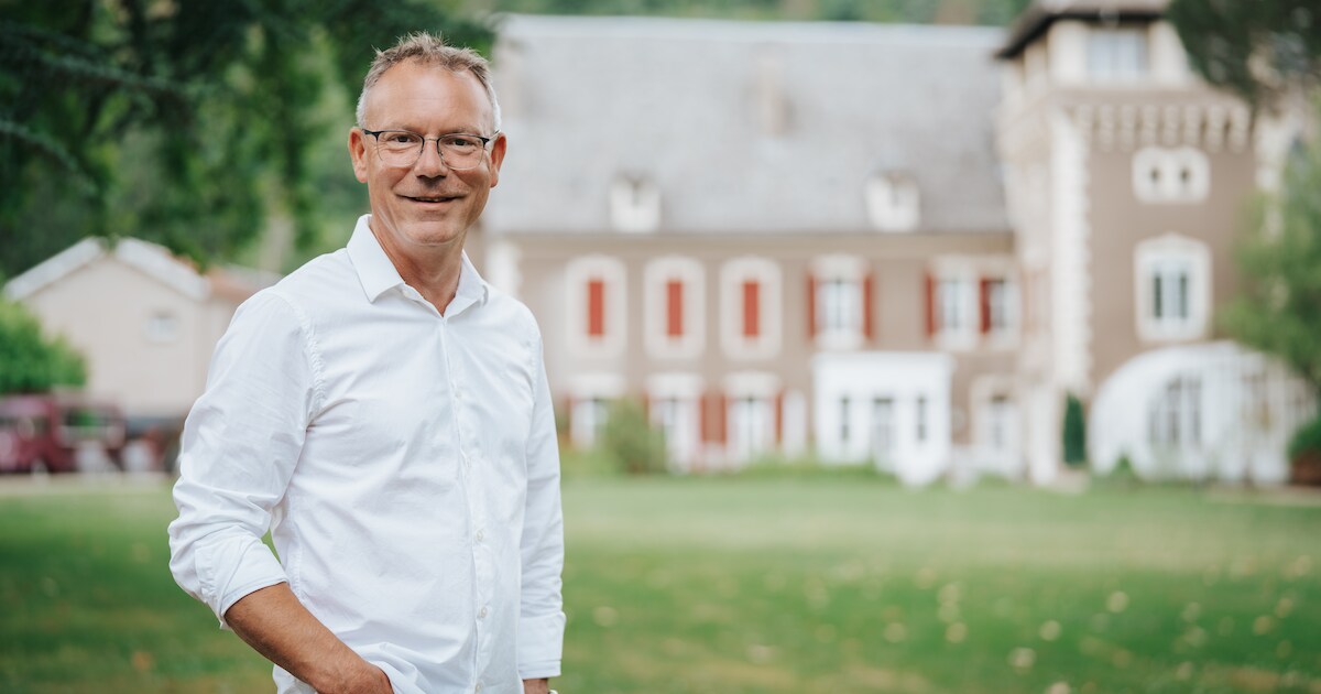 Deze nuchtere Zeeuw zie je vanaf maandag in B&B Vol Liefde (en dit kost het om bij hem te overnachte