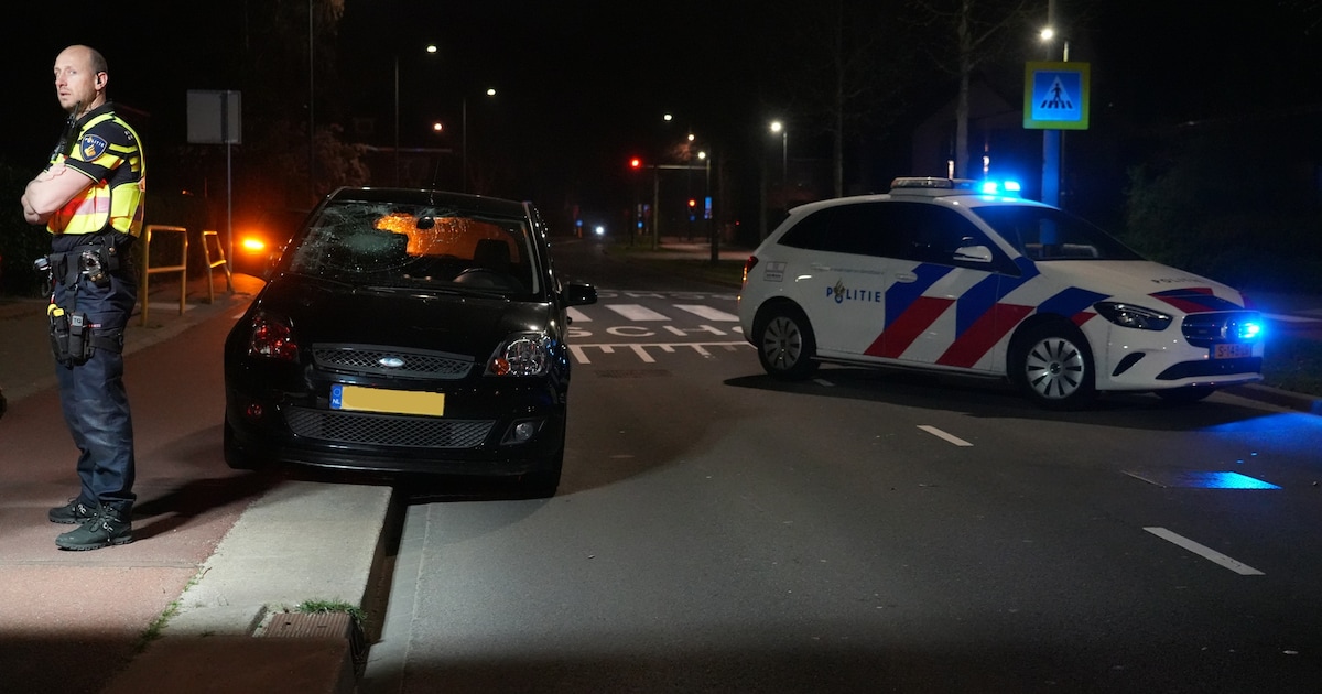 Fietser geschept door auto in Oosterhout, slachtoffer belandt op voorruit