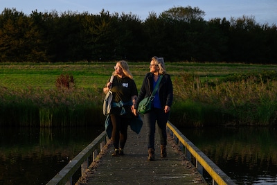 Angie is wandelcoach: ‘Wij zijn natuur, wandelen is ons medicijn’