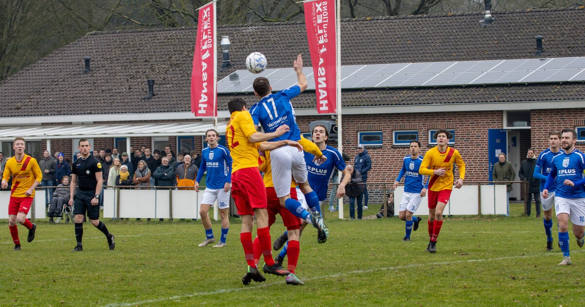 RSV-trainer Antens blijft positief ondanks derby-nederlaag: ‘Moeten wat wedstrijden winnen, dan heb 