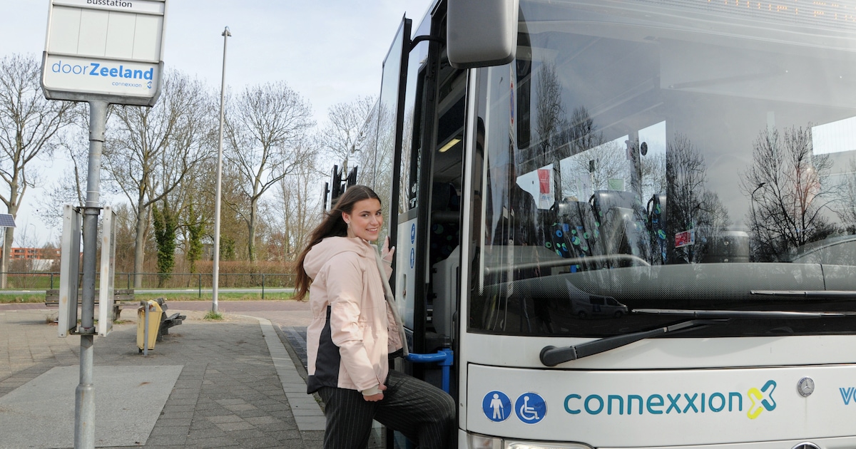 Busstation aan de Grachtweg in Zierikzee gaat verdwijnen, andere bushaltes worden sterk verbeterd