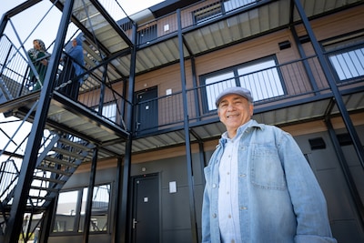 Dorp en politiek zien ze liever vertrekken, maar bewoners azc blijven opvallend positief: ‘We moeten door’