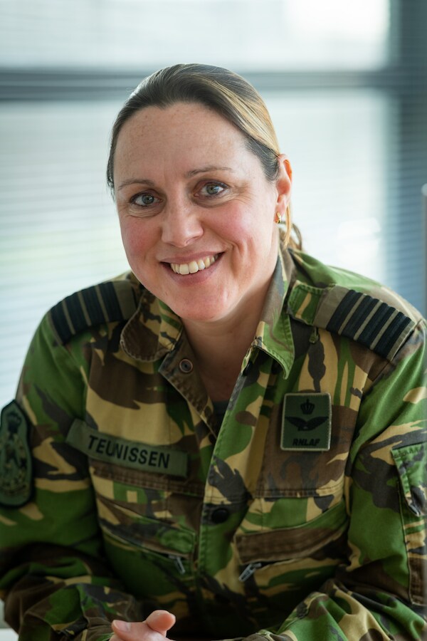Kolonel Franka Teunissen nieuwe baas van Vliegbasis Woensdrecht: ‘Als ...