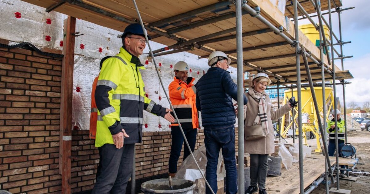 Start bouw twintig woningen in duurzame woonwijk In 't Groen in Heinenoord | Hoeksche Waard