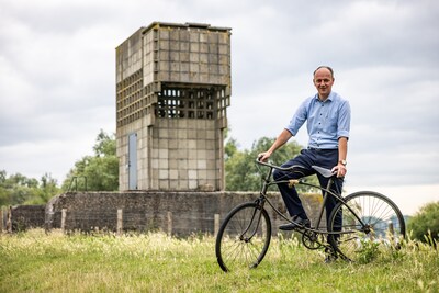 Nieuwe fietsroute met verhalen uit Tweede Wereldoorlog geopend in Hoeksche Waard