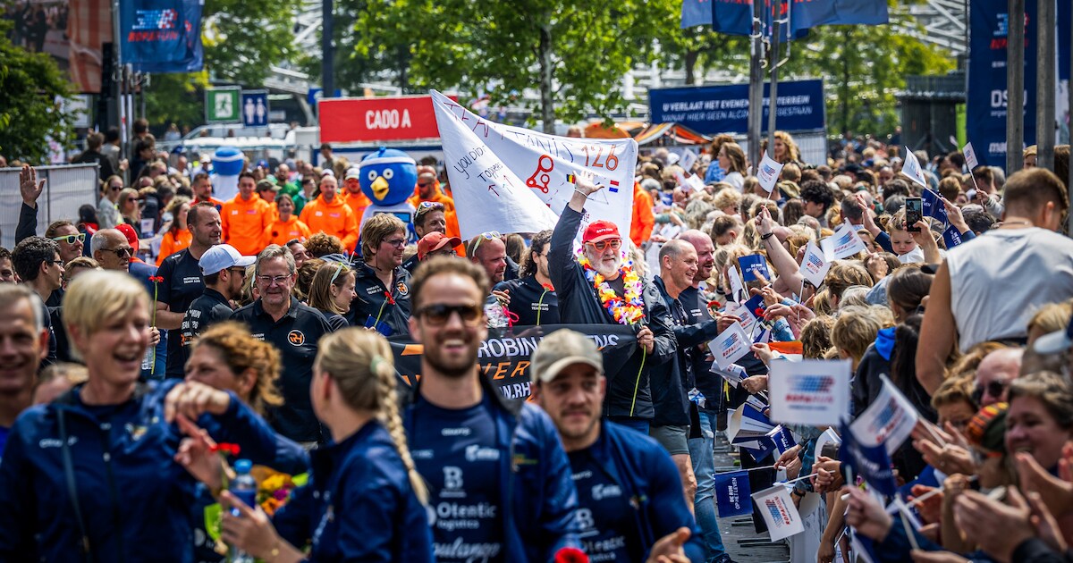 Barendrecht is maandag één groot feesttoneel bij doorkomst Roparunners