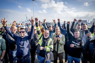 Sjorders weer aan het werk in haven na staking, vakbond noemt loonbod ‘hoopvol’