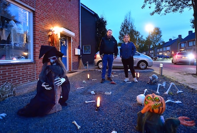 Heksen, geesten en horrormonniken: broer en zus zorgen voor huiveringwekkende Halloween in Oud Gaste