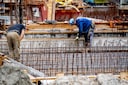Betonvlechters hebben we te weinig in Nederland, zegt voorman Visser van Bouwend Nederland.
