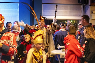 Motto Lepelstraat: ‘t Straot in de sterre