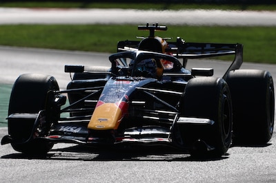 LIVE Formule 1 | Klagende Max Verstappen nog zoekende in tweede vrije training, Mercedes toont spierballen