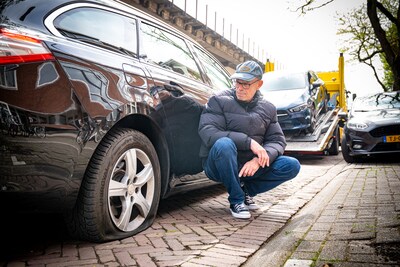 Bandenprikker neemt 60 auto’s te grazen: ‘Handen omhoog, hoorde ik agenten schreeuwen’