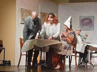 ’t Gordijntje duikt in misère van ‘slechtst lopend supermarkt’ met komische voorstelling