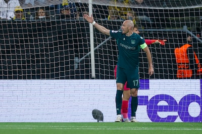 LIVE Champions League | NEC ziet achterstand verder oplopen rond poolcirkel, Nijmegenaren gaan Europa League in