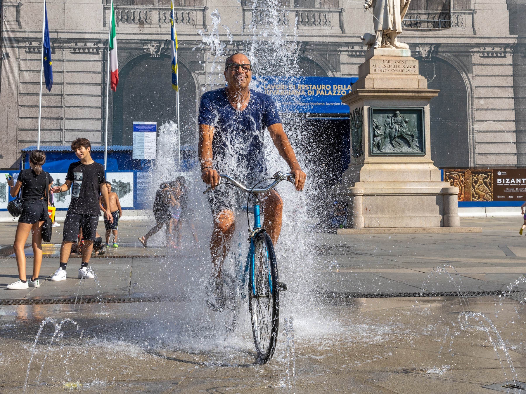 'De samenleving moet zich klaarmaken voor de toekomst en zo snel mogelijk de CO2-uitstoot terugdringen', stelt de 'klimaatwatcher'.