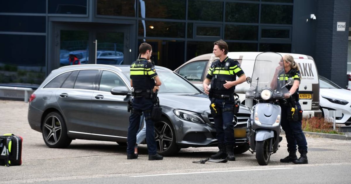 Scooterrijder gewond na botsing met auto in Terneuzen
