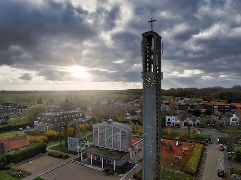 Moerdijk, met de voormalige Stephanuskerk voorop.