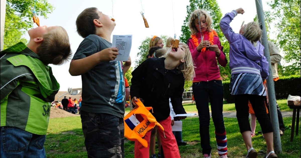 Moerstraten: van Wilhelmus tot circuit vol spelletjes