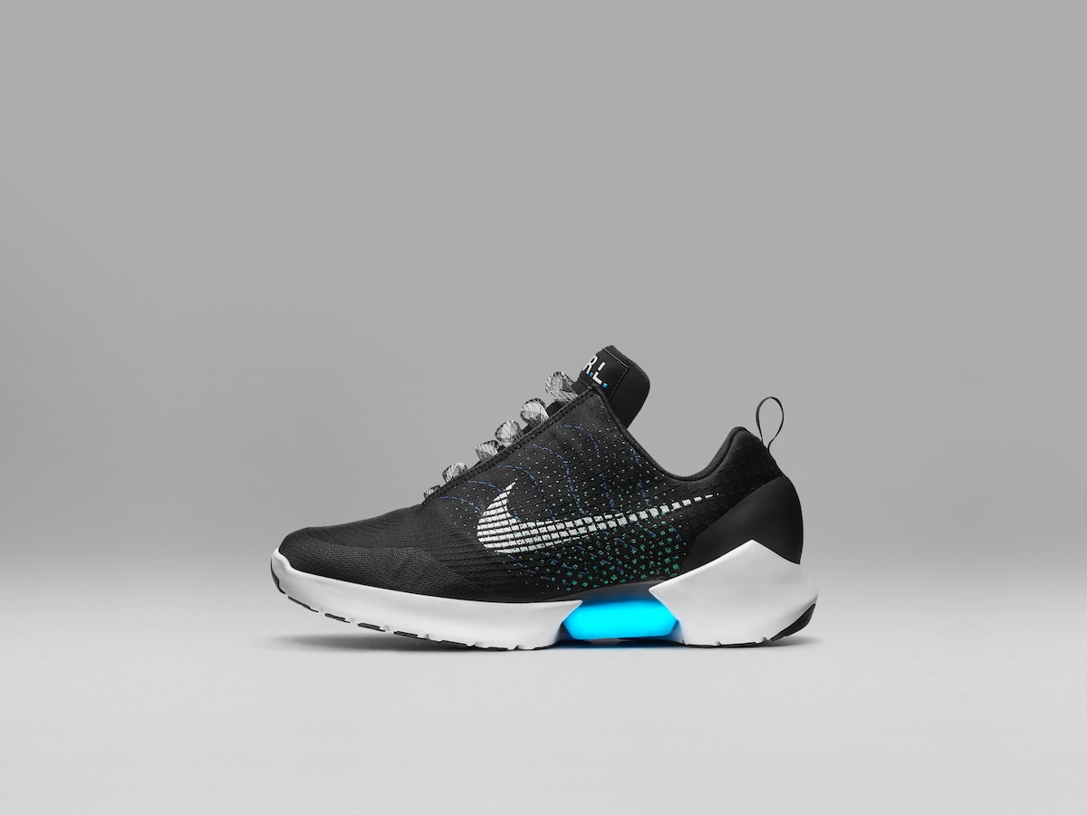 Gaan we toch Back to the Future Nike s zelfstrikkende schoenen worden flink goedkoper Tech bndestem