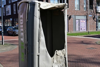 Dixi’s vliegen kort na elkaar in brand in Breda, mogelijk aangestoken