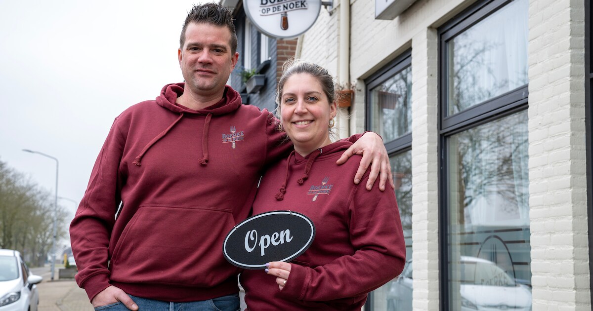 Samen sterk in Noordhoek: dorpsbewoners en nieuwe uitbaters heropenen geliefd café | Foto