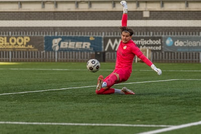 RBC brengt nieuws over keeper die met ambulance werd afgevoerd: breukje in oogkas en lichte hersenschudding