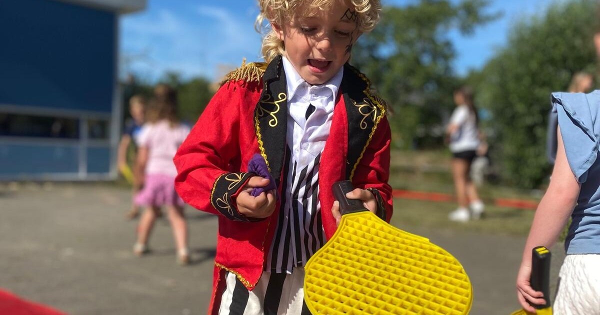 Basisschool in Heinenoord sluit schooljaar af met circusochtend | Hoeksche Waard