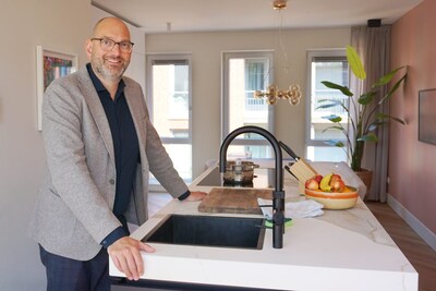Binnenkijken bij Jelle: 'Tien jaar geleden vond je hier een pissteeg, nu een herenhuis'